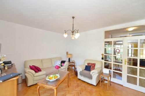 Sea View Apartment, Free Parking, Great Location