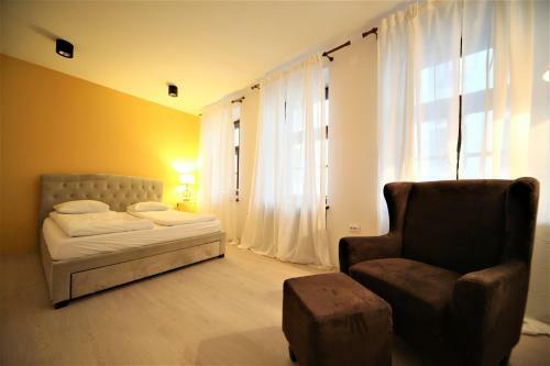 Old Town Apartment With Balcony & Terrace