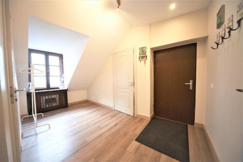Old Town Apartment With Balcony & Terrace