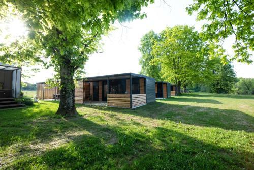 Sindi's Tiny House By Kolpa River