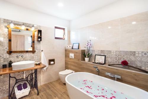 Boutique House Rustikana By Locap Group