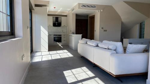 ?neue Luxus-gartenvilla Mit Gro�em Pool!?