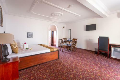 Royal Elmount Hotel