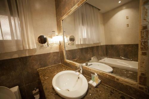Hotel Royal Suites