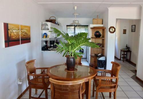 3-bdr Home Across Street From Beach, Supertubes