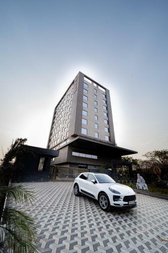 Hotel The Monarch At Chakan Midc, Pune