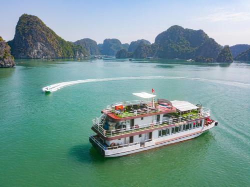 1 Day Boat Trip On Lan Ha - Ha Long Bay