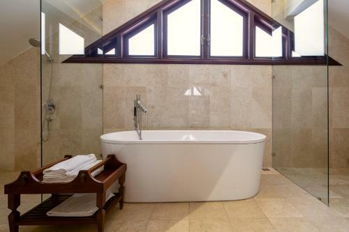 Deluxe Villas In Da Nang Resort