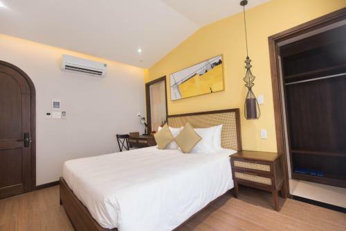 Hotel Flower Beachstay & Coffee ?� N?ng