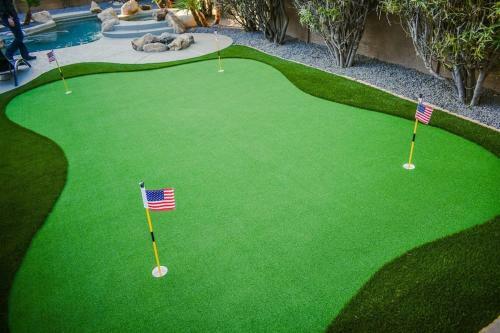 4-bdrm Vacation Dream Home Wbackyard Paradise