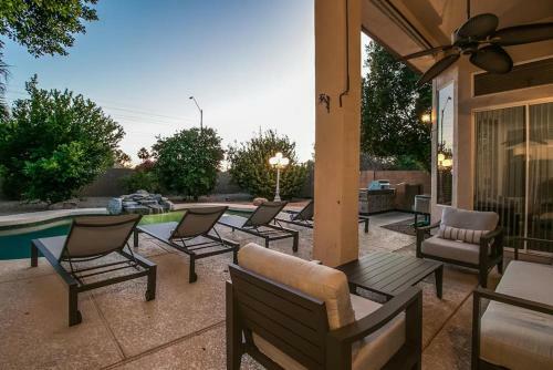 Amazing 4 Bedroom Retreat With Heated Pool