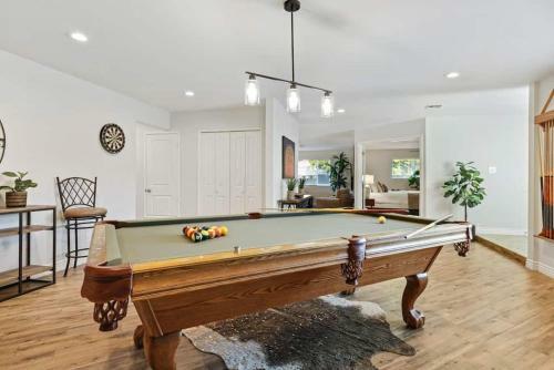 Relaxing Getaway Home Wserene Yard And Pool