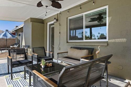 Modern And Stylish Remodeled 4 Bdrm W Htd Pool