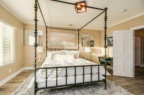 Amazing Remodeled Scottsdale 5 Bdrm Wpool