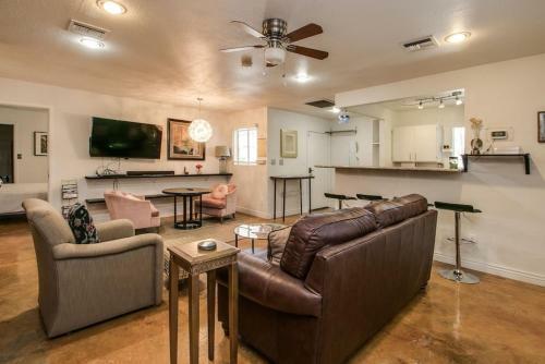 Charming 1-bdrm Guesthouse In Historic District