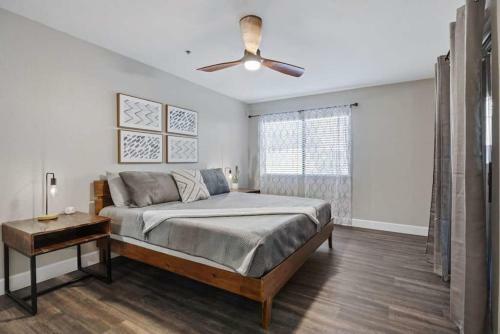Beautiful Newly Remodeled 2-bdrm Biltmore Condo