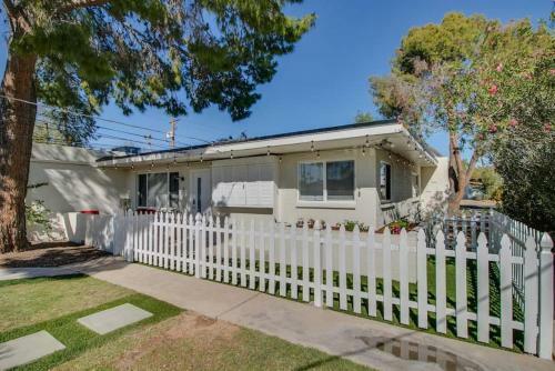 Cozy Arcadia Hideaway Wcharm & Style