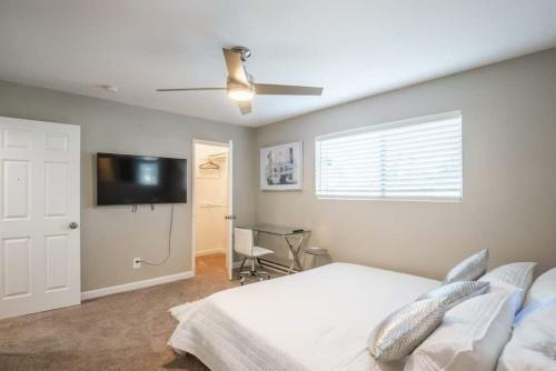 Modern Tempe Gem W Sparkling Pool And Game Room