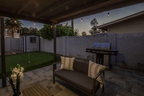 Modern Tempe Gem W Sparkling Pool And Game Room
