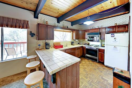 Blue Jay Chalet