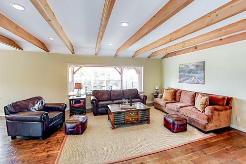 Vineyard Vista Ranch Retreat