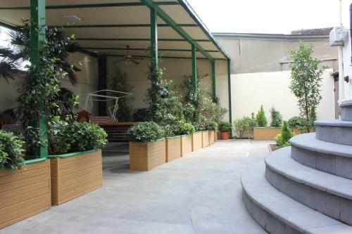Vedzisi Garden Hotel