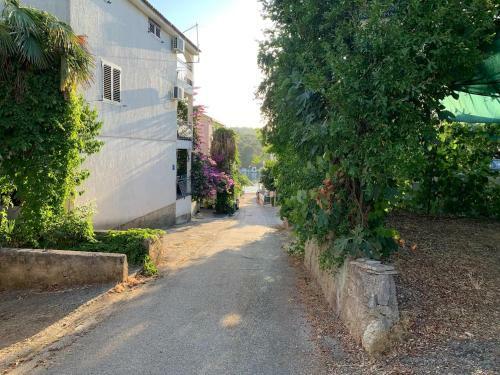 Olive Apartments 2