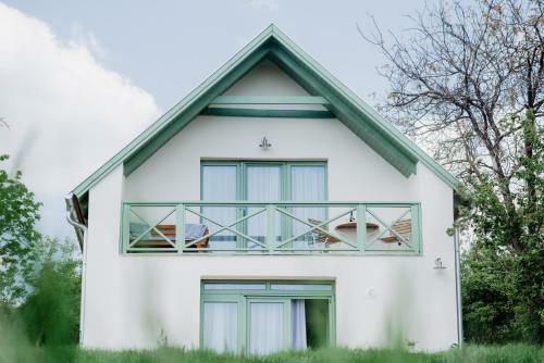 Villa Cukormad�r Vend�gh�z Lovas