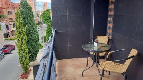 Apartamento Remodelado Enlaureles 300mbps Internet
