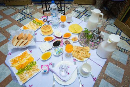 Riad Bouaanania