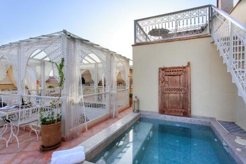 Riad Astra Damus Hotel