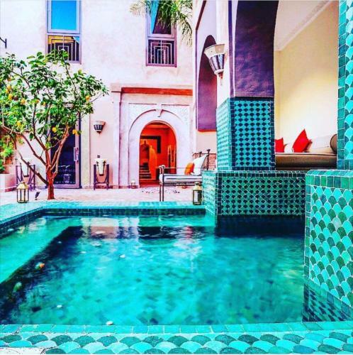 Medinaprivilege Royalriad