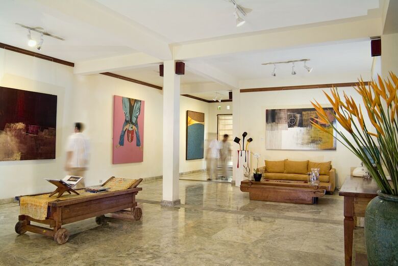 Hotel Komaneka Resort