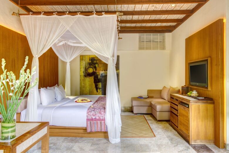 Hotel Komaneka Resort