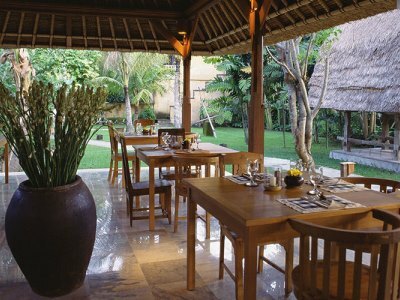 Hotel Komaneka Resort