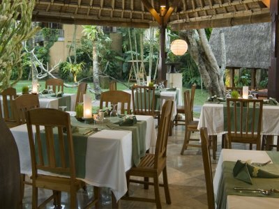 Hotel Komaneka Resort