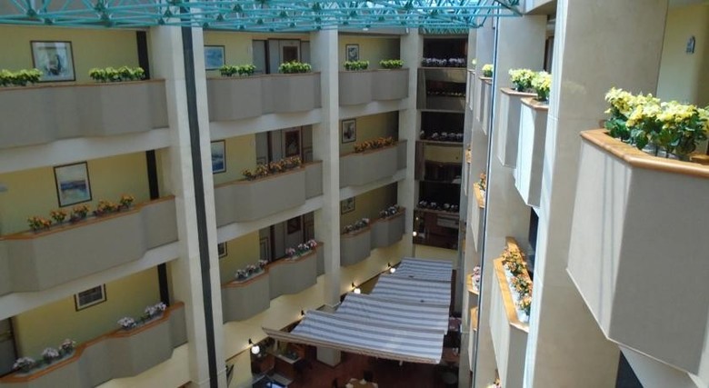 Hotel Abastos Plaza