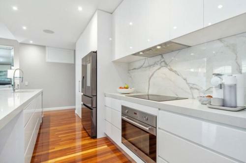Deluxe Norwood 3 Bdrms, Pool, Wifi Sleeps 6