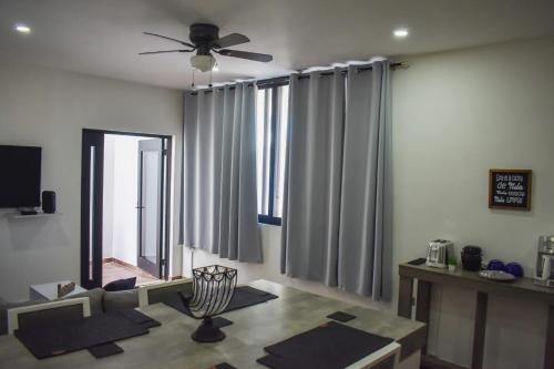 Apartamento Departamento En Zona Dorada !