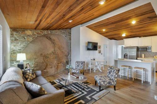 Hilltop Retreat, 2 Villas