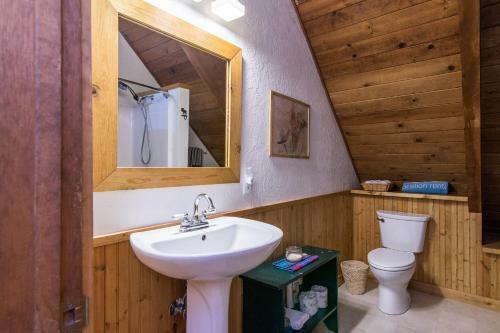 Tahoe Pines Cabin