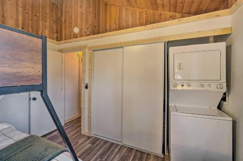 Newly Renovated Lake Arrowhead Cabin With Deck!