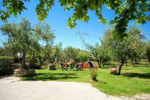 Apartamento Petros Garden ?ouse