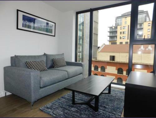 Impeccable Apartment In Birmingham City Centre