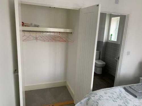 Cofton Hackett, Birmingham, Homestay