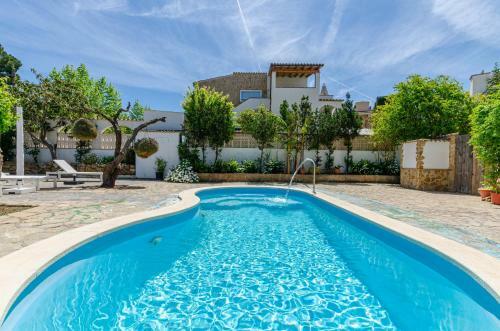 Yourhouse La Cabanya 10 Beach Apartments With Shared Pool