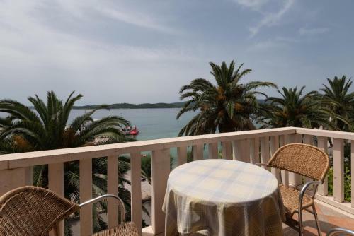 City B&B Superior Beachfront Property