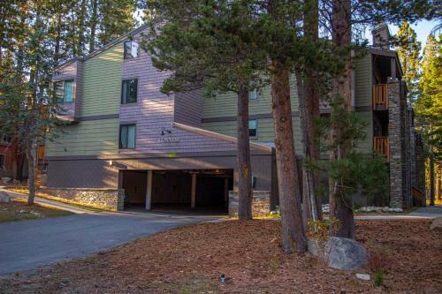 #442 - Walk To Ski Condo, Jacuzzi & Pool