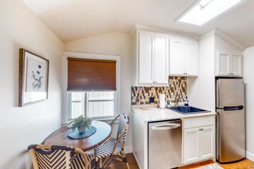 Cottage On Chestnut