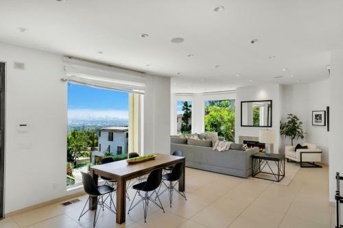 Crescent Villa